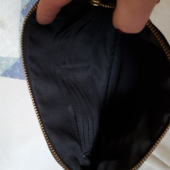 Lodis lg  Wristlet - Picture 6 of 7